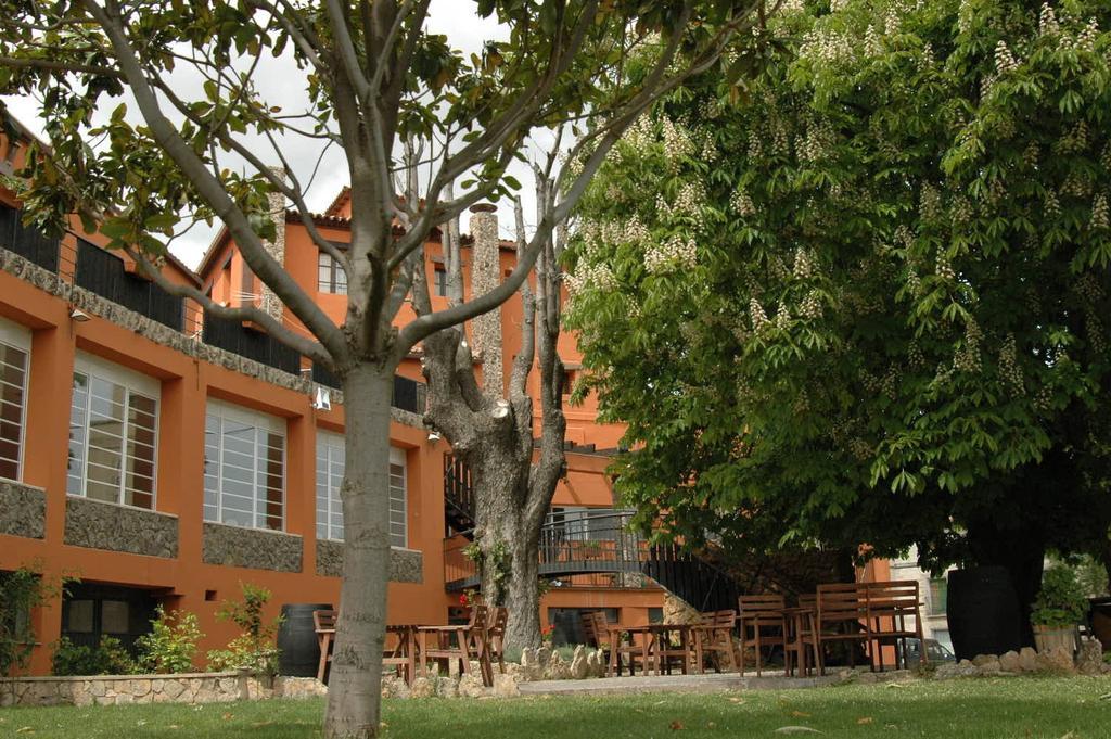 Hotel Rio Piedra Nuévalos Kültér fotó