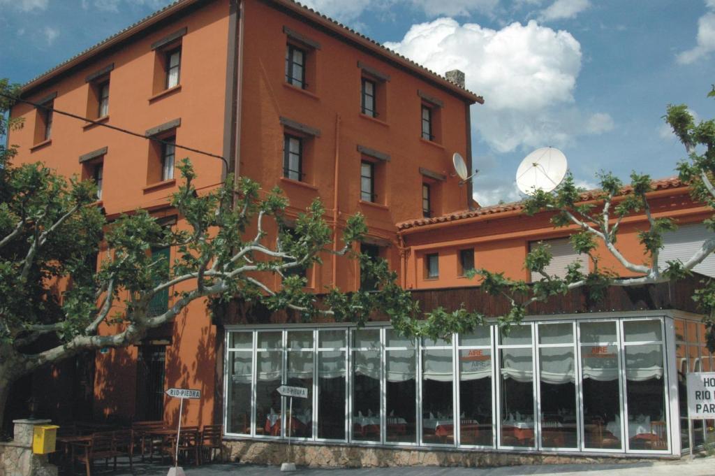 Hotel Rio Piedra Nuévalos Kültér fotó