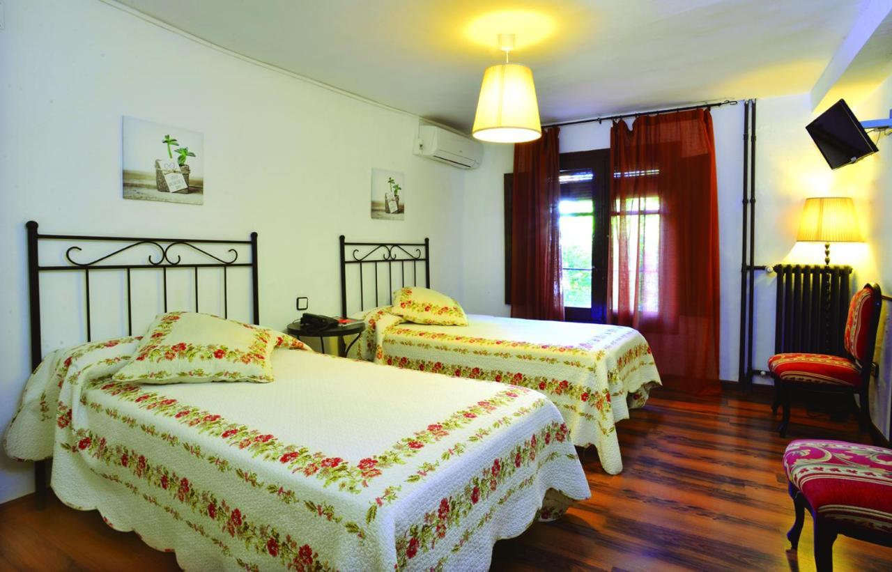 Hotel Rio Piedra Nuévalos Kültér fotó