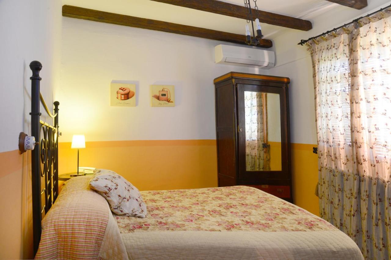 Hotel Rio Piedra Nuévalos Kültér fotó