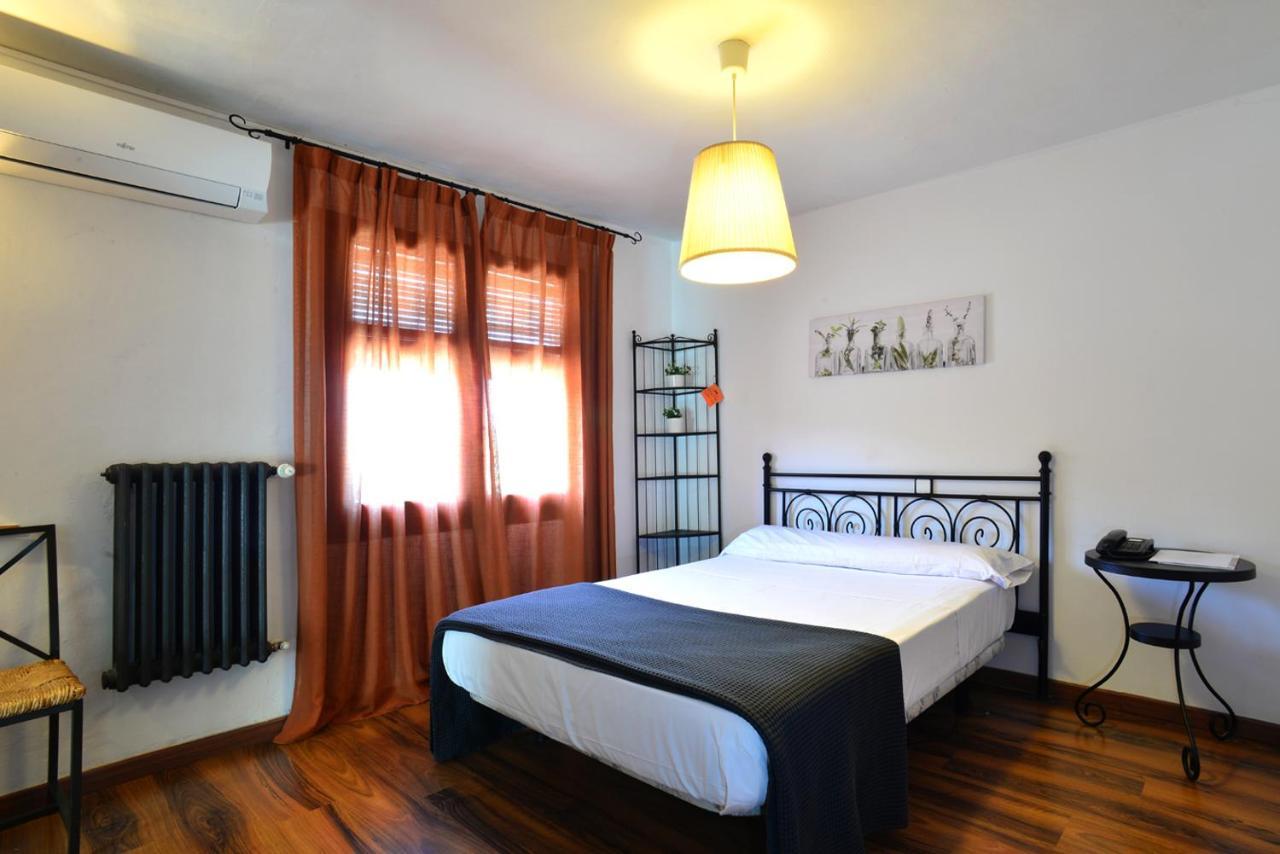 Hotel Rio Piedra Nuévalos Kültér fotó