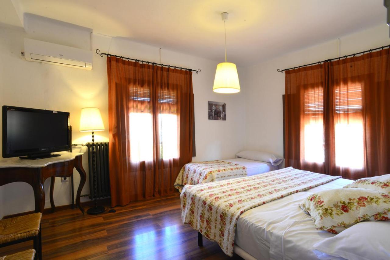 Hotel Rio Piedra Nuévalos Kültér fotó